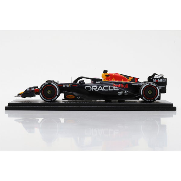 【鈴鹿サーキットオリジナルパッケージ】2023 F1 Bahrain GP RBR No.1 M.Verstappen 1/43ミニカー